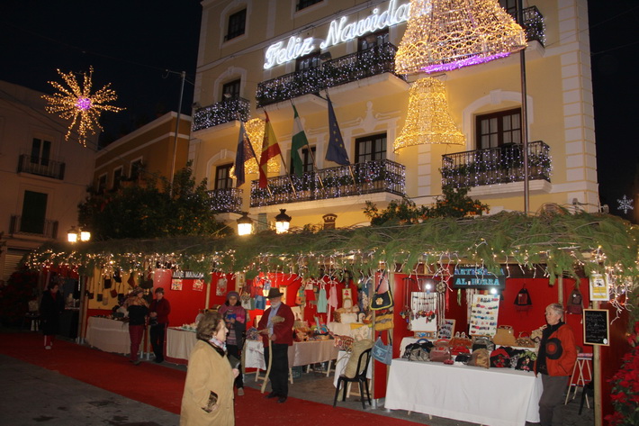 Almuñécar inaugura este viernes el Mercadillo Navideño en la plaza de Madrid.